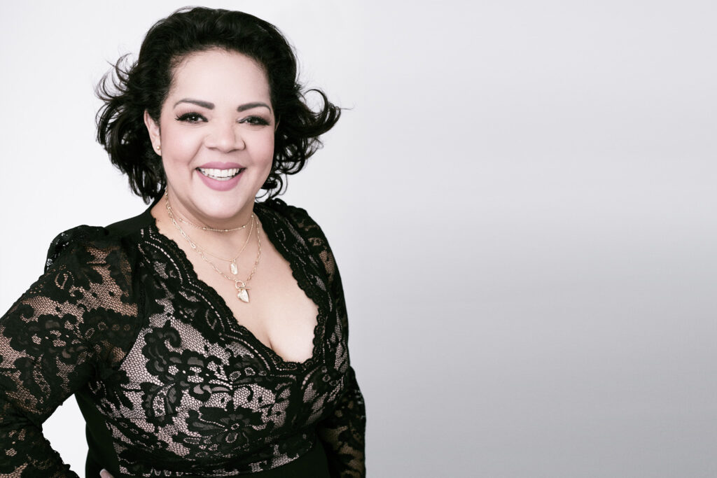 Portrait photography studio serving South Shore communities | Studio de photographie desservant les communautés de la Rive-Sud