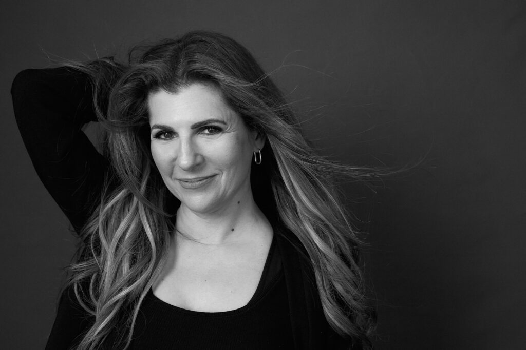 40 Over 40 portrait of a confident woman | Portrait 40 ans et plus femme confiante