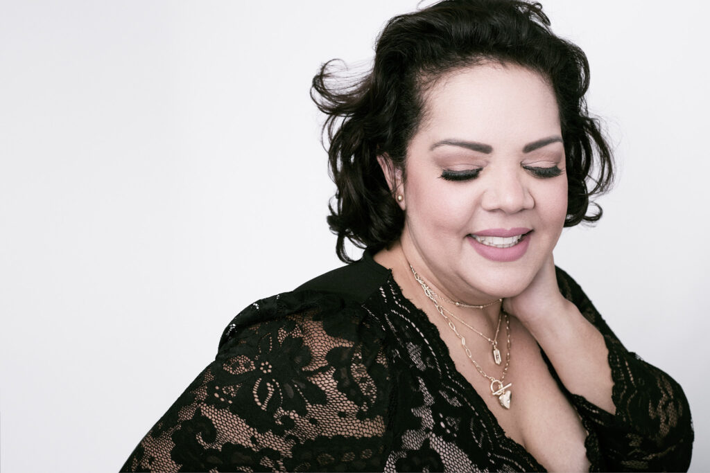 Studio sessions for 40 Over 40 portraits in Brossard | Séances studio pour portraits 40 over 40 à Brossard