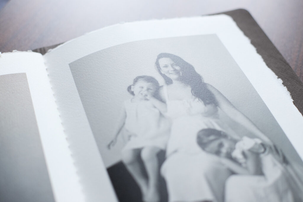matted portrait prints 9 up layout family session la prairie | tirages photo avec passe partout 9 vues portrait famille la prairie